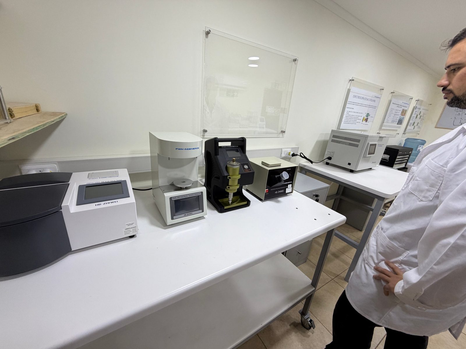 Ensayos de acidez, tensión interfacial y rigidez dieléctrica